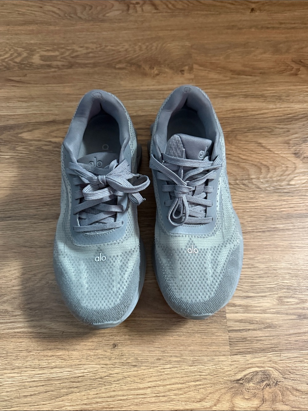 ALO Yoga Men’s Light Grey Knit Training Sneakers